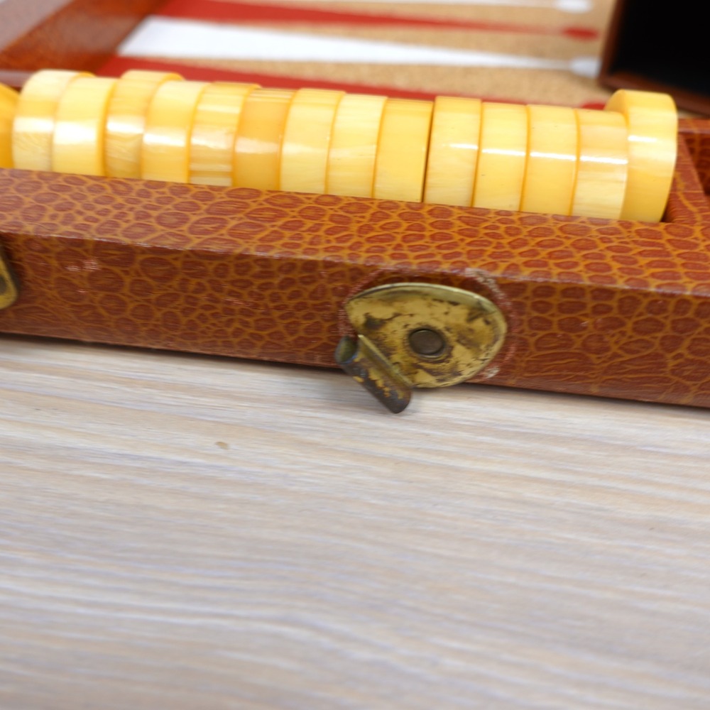 Vintage Bakelite Backgammon Board Game Butterscotch Cream Marbled Checkers Set - Picture 15 of 16